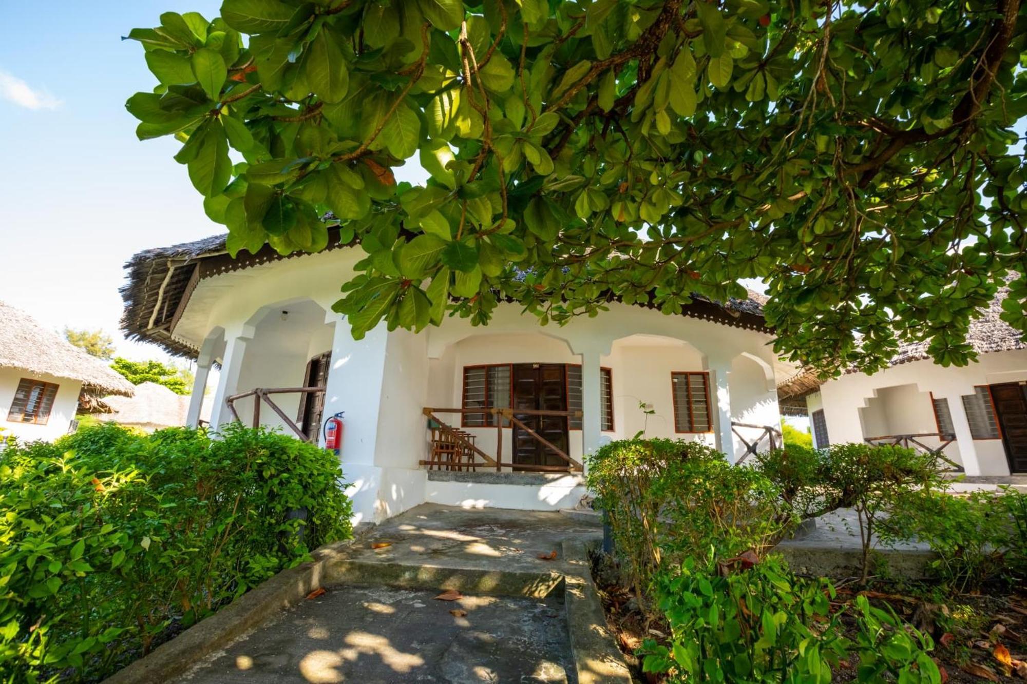 Zanzinite Beach Spa Hotel Zanzibar Exterior photo